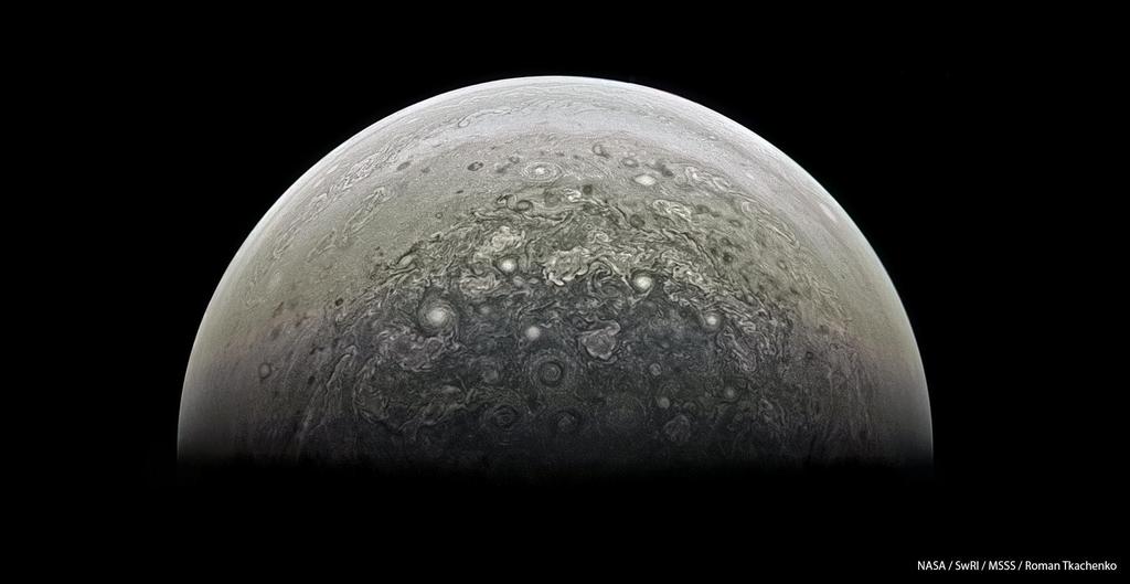 Wirbel um Jupiters Südpol 27.08.2017 Farbverstärktes Komposit aus Daten von drei separaten Orbits.
