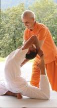 00 h WIE PRANA WIRKT mit Swami Sivadasananda Yoga Acharya und Schüler von Swami Vishnu devananda, lehrt seit vielen Jahren weltweit in Seminaren und Yogalehrer-Ausbildungen mit Dynamik, Genauigkeit