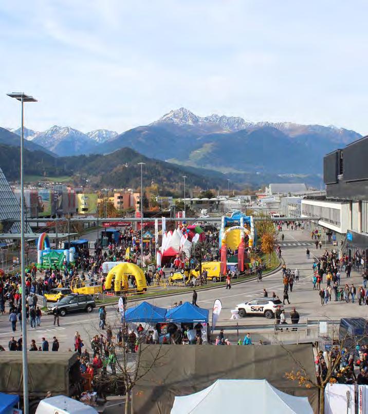 Oktober 2018 Flughafen Innsbruck (2) Tolles Kinderprogramm Mit Hüpfburg,