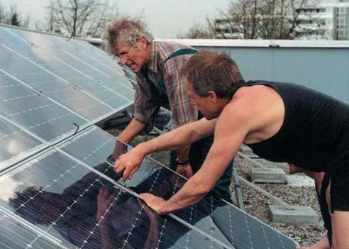Die Kath. Pfarrgemeinde St. Birgitta steigt mit zwei Solarthermischen Anlagen in das Solarzeitalter ein.