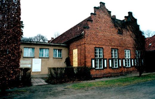 Die Wilhelm-Foerster-Sternwarte mit ihrem Zeiss-Planetarium am Insulaner ist eine Einrichtung der astronomischen Volksbildung, mit einer