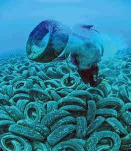 Müllkippe Meer Müllberge am Meeresgrund Plastikabfälle bedrohen die Meere. Jahr für Jahr gelangen mehr als 6,4 Millio - nen Tonnen Abfälle in die Ozeane.