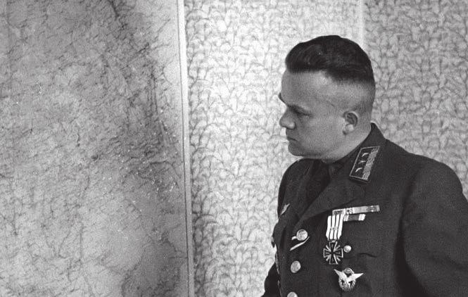 osobnost Dôstojník troch armád Vojenský atašé pri Vyslanectve Slovenskej republiky v Budapešti plk. gšt. Jurech (marec 1941) veliteľa trenčianskeho Vojenského vedeckého ústavu.