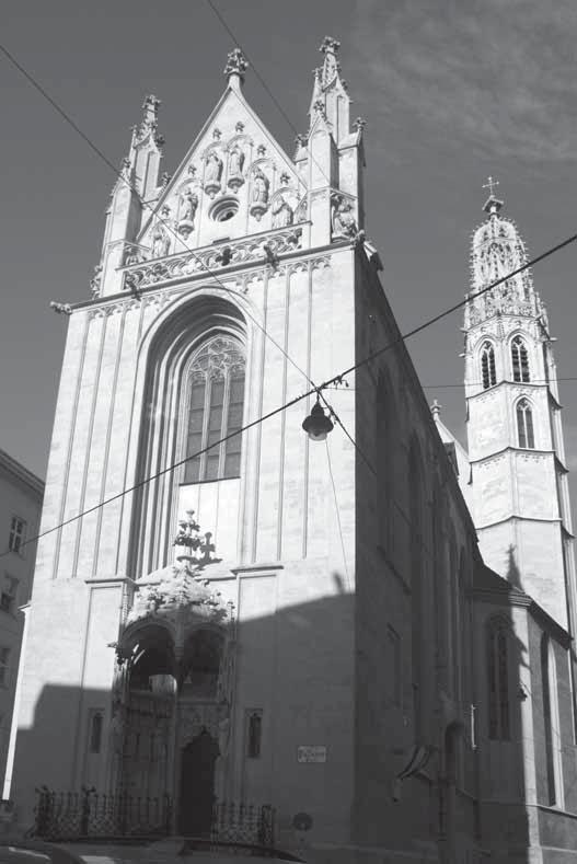 storočí na dve etapy, najskôr vznikol chór dielo vrcholnej gotiky, v rokoch 1398 1414 bola postavená neskorogotická hlavná loď.