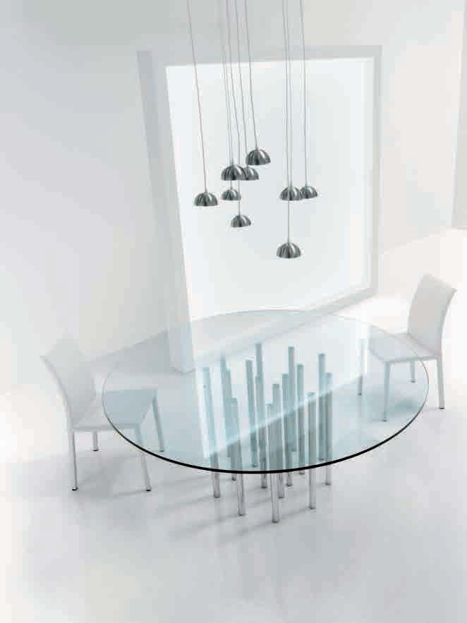 Mille_Bartoli Design Sedia / Chair / Stuhl / Chaise Marta Mille è un tavolo sso con piano in cristallo trasparente, disponibile in versione tonda, quadrata, ovale o rettangolare.