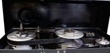 Halogen-Maschinenleuchte im Bohrkopf integriert Rundlaufgenauigkeit, 0,015 mm in der Bohrpinole gemessen Lieferumfang: Qualitäts-Schnellspannbohrfutter, Spannbereich Ø 1 16 mm Morsekonus in Größe MK