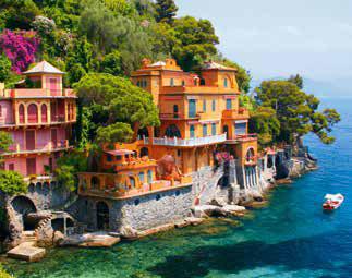 Mit seinen malerischen Gässchen und den Fassaden, die in Altrosa, Rostrot und Ockergelb um die Wette strahlen, zieht Portofino seit den 50er-Jahren den internationalen Jetset an.