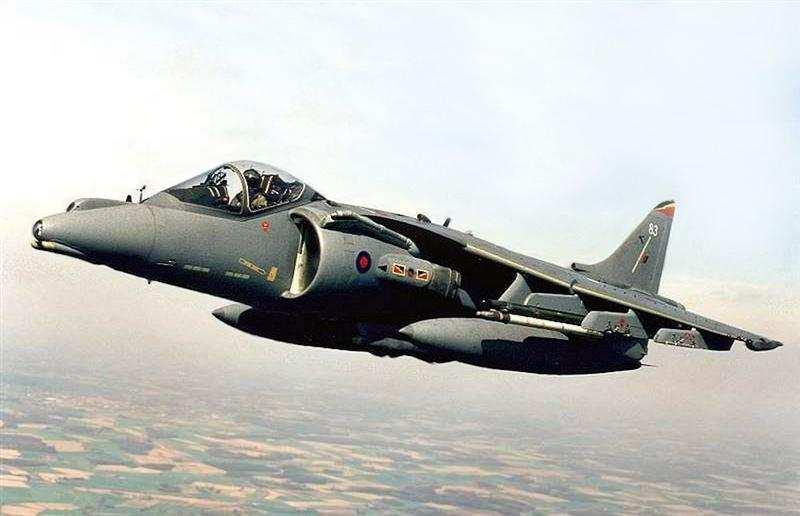 752287 02287 1/32 RAF Harrier GR MK 7. 440 Teile und Gummireifen.