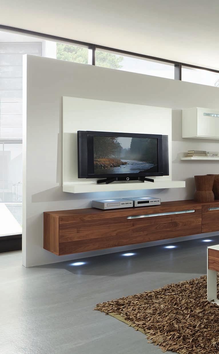 There is plenty of scope for your creativity with the Polar White lacquered or Walnut