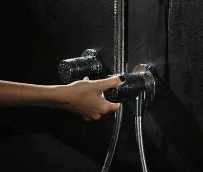 IXMO KOMPRIMIERTE FUNKTIONEN: AUS DREI WIRD EINS Grundgedanke der IXMO Armaturen für die Dusche ist das Zusammenfassen von Funktionen.