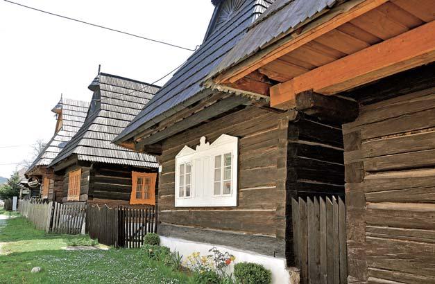 Toto na pohľad nenápadné turisticko-rekreačné stredisko, obklopené Západnými Tatrami, Skorušinskými vrchmi a Oravskou Magurou, okrem zimnej lyžovačky láka po celý rok návštevníkov na termálne