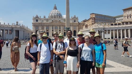 Der Abschiedsgottesdienst sowie auch die anderen Tage in Rom gaben uns das Gefühl, an einem besonderen Ort des Zusammenfindens zu sein.