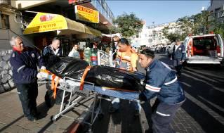 Abtransport eines Todesopfers Opfers in Eilat (Gil Cohen Magen für Reuters, 29. Januar 2007). 15.