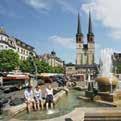 Heute bildet der 1999 errichtete Göbelbrunnen, der die traditionsreiche Geschichte der Stadt Halle darstellt, den Mittelpunkt des Hallmarktes.