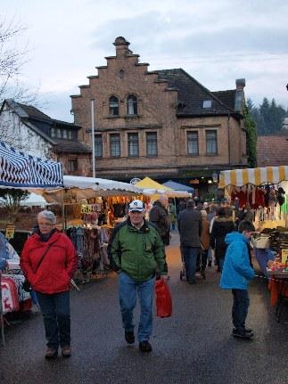 Gewinnerliste der Weihnachtsmarkttombola 2013 in Offenbach-Hundheim 1. Preis: 300.