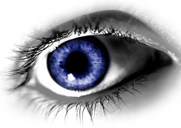 Kontrollieren Sie sich durch einen Selbsttest 1.Pupillentest Kontraktion der Iris bei Lichteinfall NORMAL:.