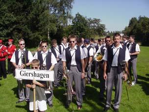 In einer Besetzung von 39 Musikern überbrachten wir Geburtstagswünsche am 10.9.2000 dem Musikverein Leiberg beim dortigen Musikfest.