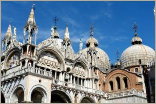 Der Markusdom (Basilica San Marco) Der Markusdom ist nach dem Campanile das dominante Gebäude des Markusplatzes.