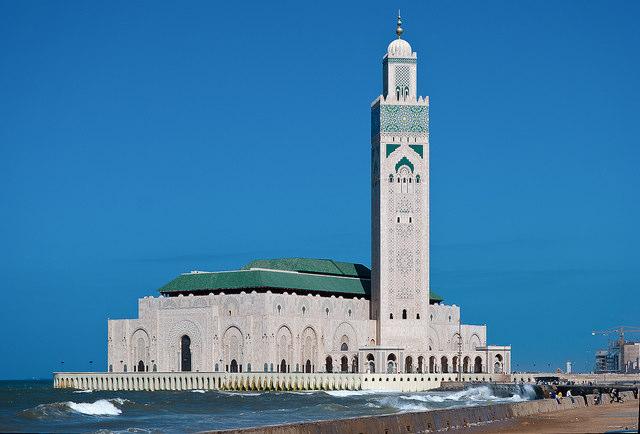 Hassan II Moschee, Casablanca Stadtmauer, Rabat REISEPROGRAMM 1. TAG ANREISE Nach individueller Anreise nach Casablanca starten wir heute gemeinsam unsere Reise durch Marokko.