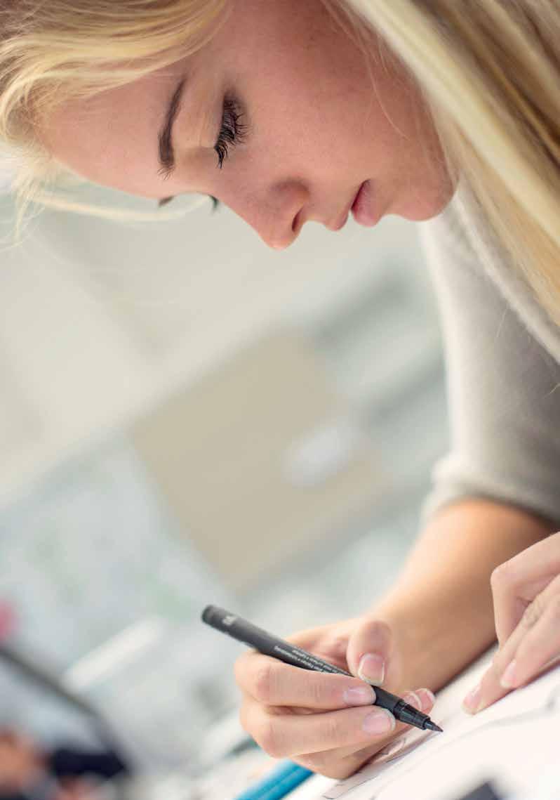 Jennifer Mader, Auszubildende zur Kauffrau für Versicherungen