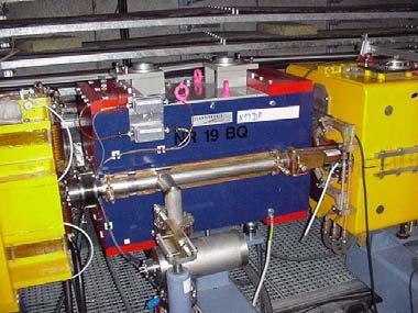 ) Synchrotron Strahlung Schnelle Strahltrennung: grosse Kräfte auf den e-strahl, kleine Biegeradien R P s = e