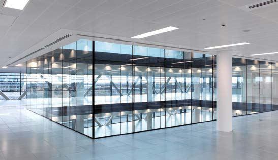 Glazed fire protection Stoßfugenverglasung für maximale Transparenz Maximale Tranparenz entsteht durch große Glasformate.
