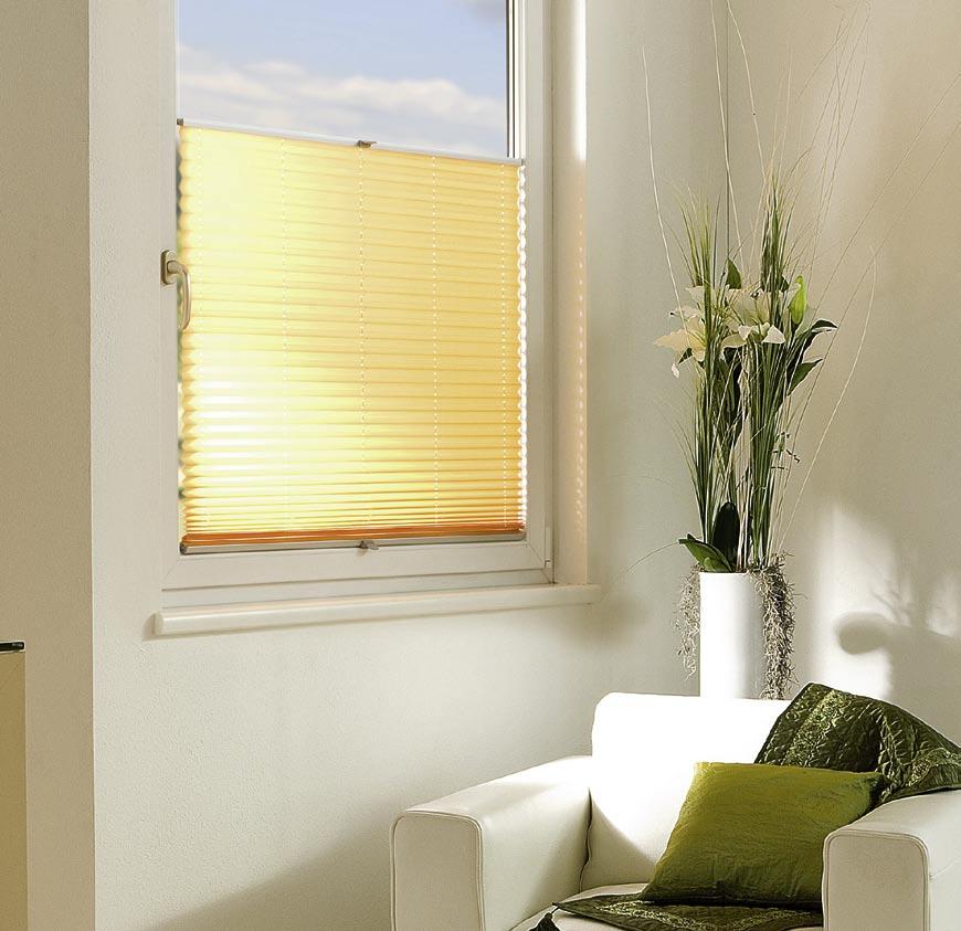 Fühlen Sie sonnige Behaglichkeit Beschatten Sie Ihren Wohnraum nicht nur - dekorieren Sie ihn mit einem Faltstore. Schaffen Sie Licht- und Schattenspiele Akzente in Streifenform.