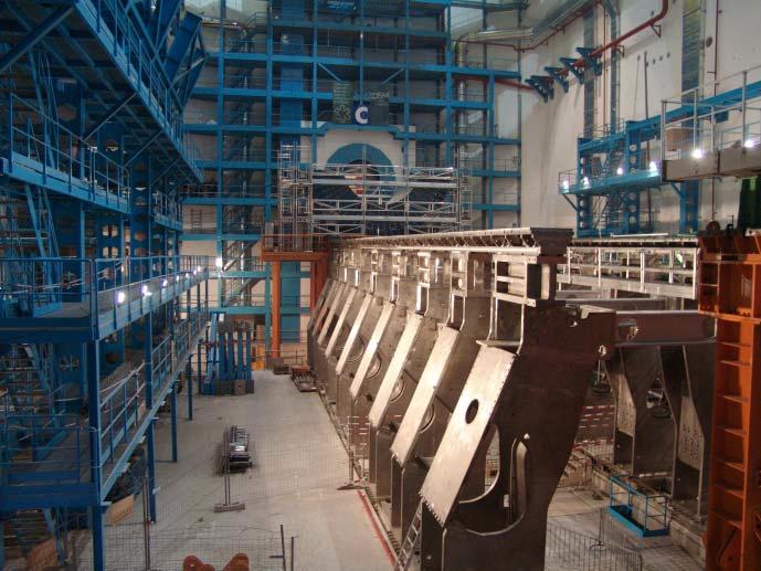 ATLAS Halle (04/2004) 50 Jahre CERN - den kleinsten Teilchen auf der