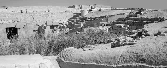 Das Osireion (auch Osirion oder Osiron) im ägyptischen Abydos ist ein kleiner Tempelkomplex, der zu Ehren des altägyptischen Gottes Osiris errichtet wurde, erzählen uns die Ägyptologen.