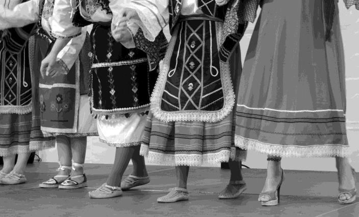 Kurse der Vereine 11 Tanzkurs für Kinder und Jugendliche in griechischer und deutscher Sprache. Erlernen der traditionellen griechischen Tänze.