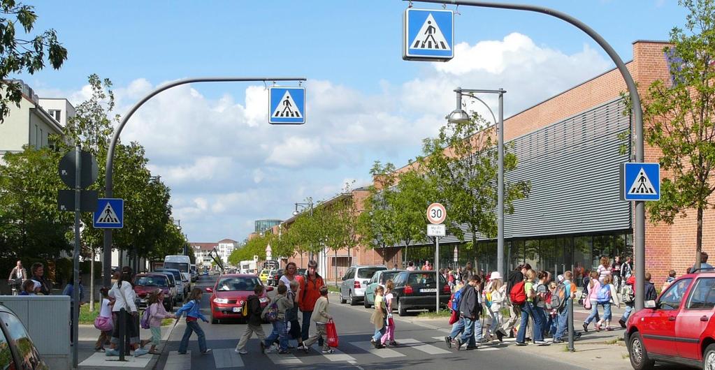 Göthel, Berlin Foto/Abildung: Querungshilfen für zu Fuß Gehende Beispiele aus dem Berliner