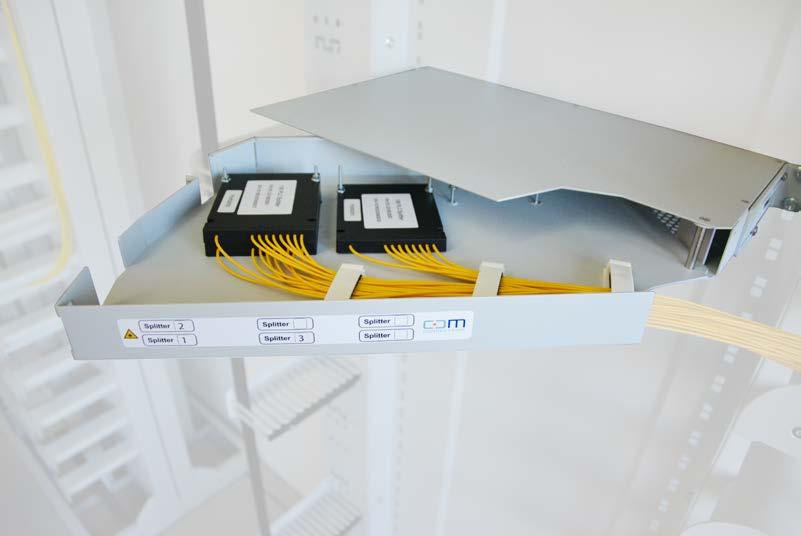 Durchspleisspanel erlaubt ein Einzelfasermanagement in Verbindung mit SLITE Patchpanel.