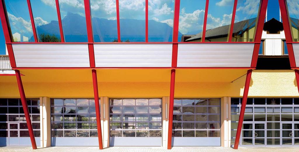 Tore mit Alu-Rahmen aktuelle Trends der modernen Architektur Elegante Alu-Rahmen-Konstruktion mit dem maximalen Glasanteil entspricht modernen Anforderungen an die Architektur und