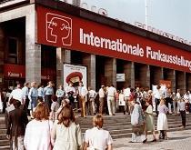 Historischer IFA Rückblick Die Internationale Funkausstellung (IFA) in Berlin endet heute und blickt dabei auf eine lange Historie zurück. Der Startschuss fiel am 4.12.