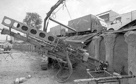 GRUNDBAU, SPEZIALTIEFBAU Baugrubensicherung GRUNDBAU,