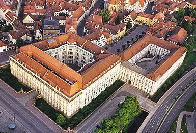 Sitz unserer Behörde ist Ansbach.