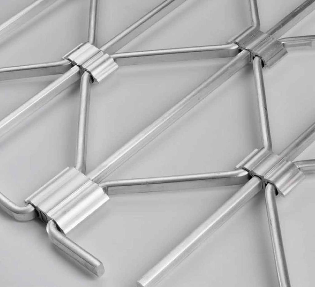 BEHANG Stranggepresste Aluminium-Flachrundstäbe in Wabenform gepresst, verbunden mit einem geraden Zwischenstab für höhere Stabilität, selbst-arretierende Clipsysteme als Verbindungselemente,