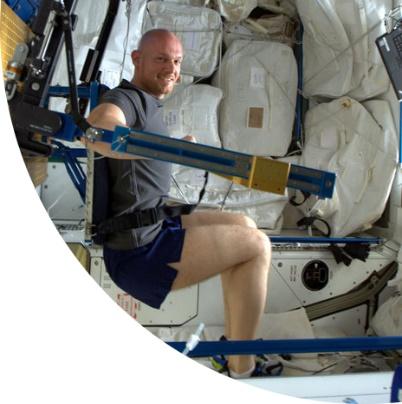 Auf der Station tritt die dreiköpfige Crew der ISS-Expedition 56 bei, der 56. Langzeitbesatzung der Internationalen Raumstation.