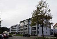 at Pflegeplätze: 81 in 1-Personen Wohneinheiten: 81 Alten- und Pflegeheim der Marktgemeinde Lenzing Franz Auracher-Straße 4, 4860 Lenzing Tel.