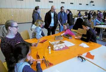 März 2018 Der vom Elternbeirat organisierte Spiele- und Kleiderbasar in der Monbachhalle war ein voller Erfolg. Der Erlös wird wieder dem Kindergarten zugutekommen.