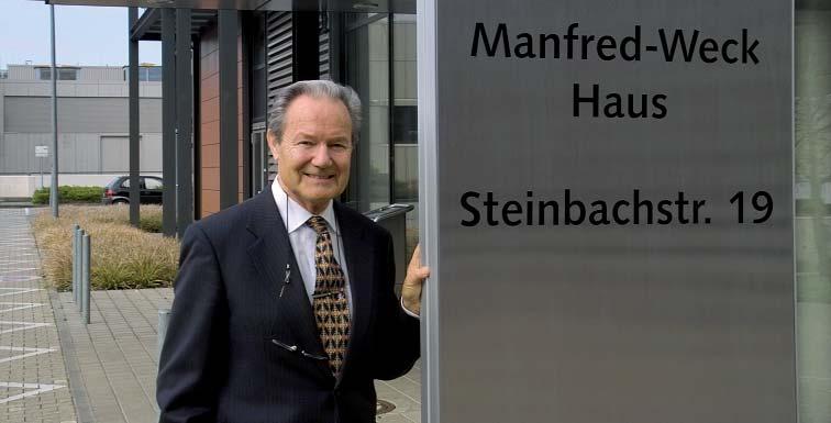 WZL-Neubau heißt nun»manfred-weck-haus«eine Ehre besonderer Art wurde Professor Manfred Weck zuteil: Während der Feierlichkeiten zu seinem 70.