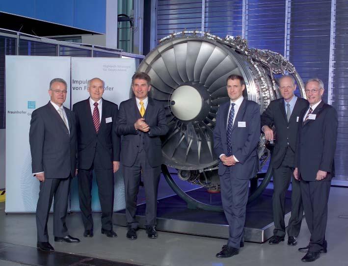 TITELTHEMA THEMEN NEWS KARRIERE Erster Fraunhofer-Innovationscluster in NRW Hocheffiziente Turbomaschinen kommen nicht nur in Form von Dampfund Gasturbinen zur Energiegewinnung in Kraftwerken zum