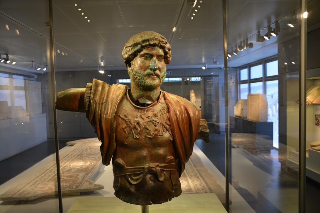 Der Bar-Kochba-Krieg (132-135 n.chr.) Im Jahre 132 unter Kaiser Hadrian kommt es dann zum letzten großen jüdischen Aufstand gegen die Herrschaft Roms.