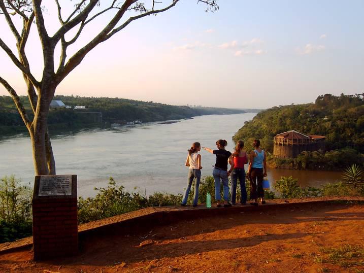 Reiseverlauf: Tag 1 Empfang in Puerto Iguazú Je nachdem, wann Sie in Puerto Iguazú