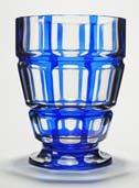 277 Art-Déco-Vase Farbloses u. violettes Glas. Formgeblasen. Optisch schräg gerippt.
