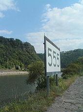Gewässerachse umgekehrte Stationierung Definition nach Wikipedia Fließgewässer[Bearbeiten] Rheinkilometer 555 unterhalb des Loreleyfelsens bei St.