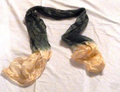 6214-6214 Schal aus besticktem Gewebe, in rechteckiger Form, konfektioniert und gebrauchsfertig (durch die ausgeführte Stickerei unmittelbar gebrauchsfertig); der Schal ist Teil einer