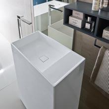 [ diverso, per necessità ] il blocco lavabo in aquatek bianco si attrezza in funzione delle personali necessità. > Different by need.