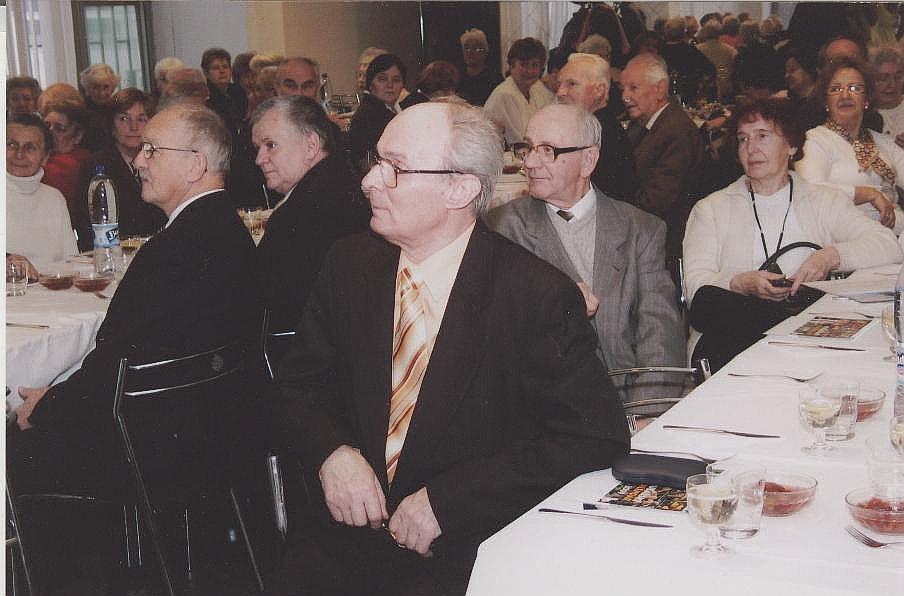 50 Predvianočné stretnutie dôchodcov FEI STU 4.12.2008 Začiatkom decembra minulého roku sa uskutočnilo Predvianočné stretnutie dôchodcov bývalých zamestnancov FEI STU.