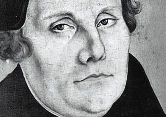 Mit kräftigen Hammerschlägen soll Martin Luther einst seine 95 Thesen an die Wittenberger Schlosskirche genagelt haben. Eigentlich waren sie für die wissenschaftliche Diskussion bestimmt.